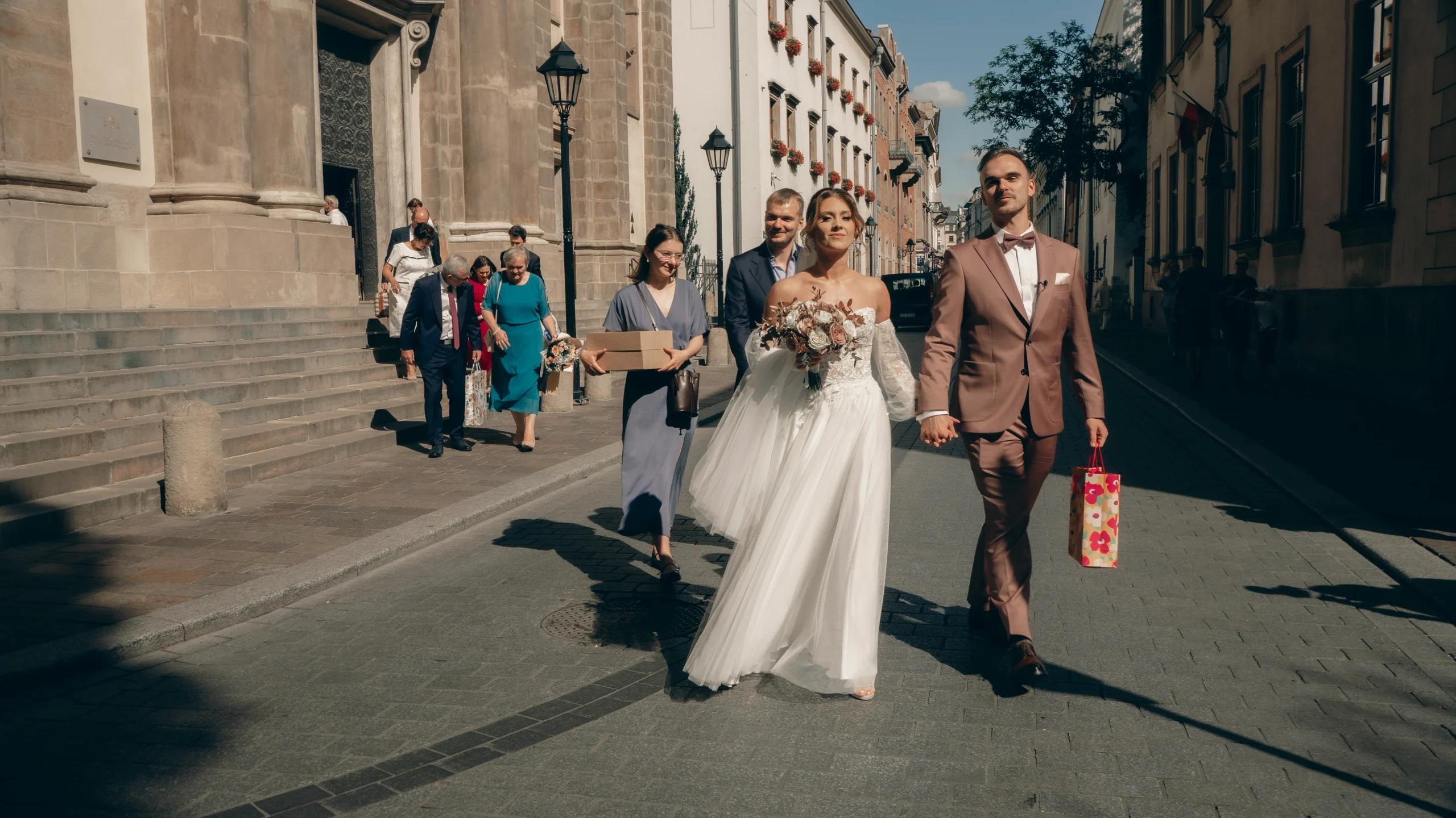 Fotograf na wesele – co powinno być w pakiecie i ile to naprawdę kosztuje?